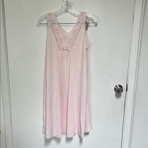 Elegant Pink Lace Chemise